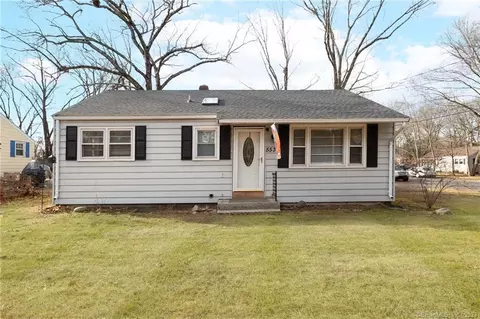 553 George Washington Rd, Enfield, CT 06082