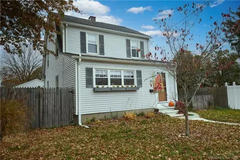 2135 Kings Hwy, Fairfield, CT 06824