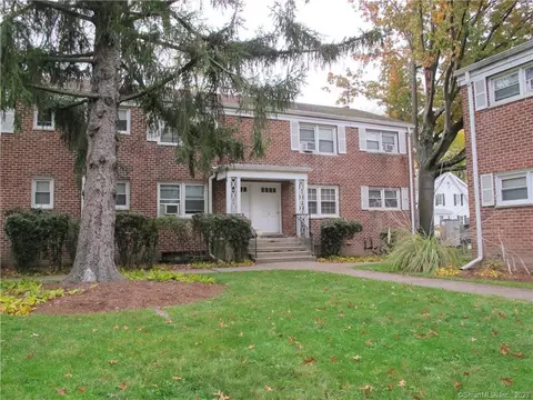 20 North St #8-1, Stamford, CT 06902