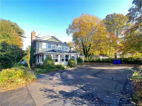 15 Beecher Pl, East Haven, CT 06512