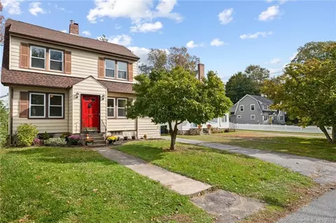 189 Parkway N, New London, CT 06320