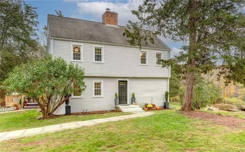 67 Reservoir Rd, Farmington, CT 06032