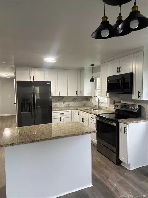 194 Branford St, Hartford, CT 06112