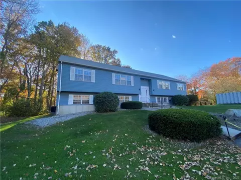 26 Founders Vlg #26, Clinton, CT 06413