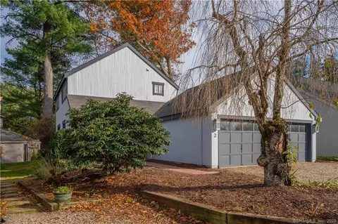 2 Keystone Cir #2, Avon, CT 06001