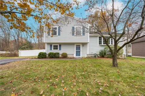 147 Pickney Ave, Plainville, CT 06062