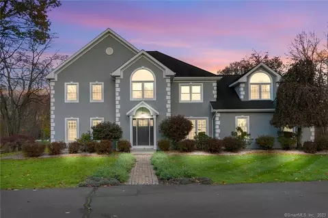 7 Fawn Meadow Ln, North Branford, CT 06471