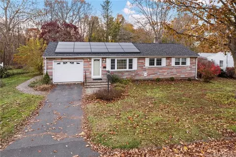 132 Middlesex Ave Ext, Portland, CT 06480