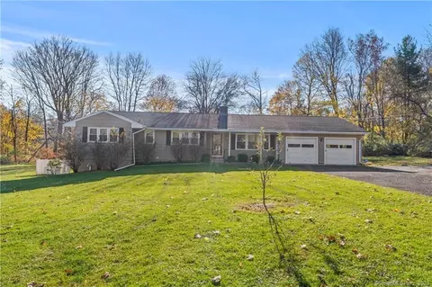 79 Donnelly Dr, Ridgefield, CT 06877