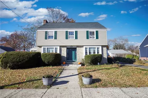 554 W Jackson Ave, Bridgeport, CT 06604