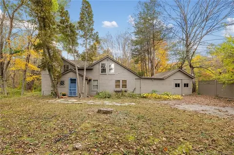 637 Storrs Rd, Mansfield, CT 06250