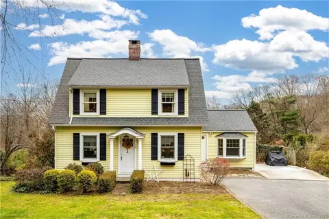 16 Middlesex Ave, Chester, CT 06412