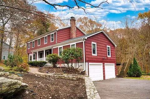 61 Wigwam Dr, Shelton, CT 06484