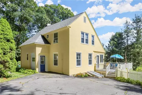 1424 Middlebury Rd, Middlebury, CT 06762