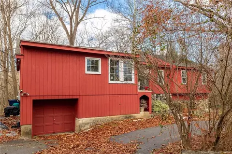 15 River Trl, Southbury, CT 06488