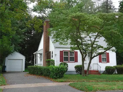 32 Salem Rd, Manchester, CT 06040