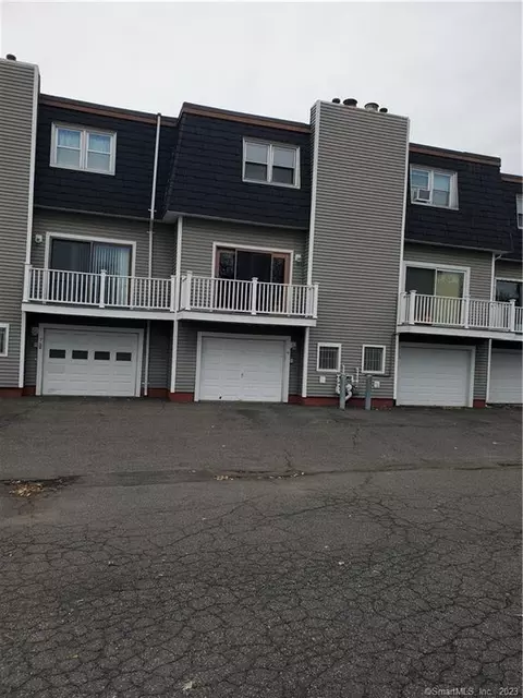 39 Meetinghouse Vlg #6, Meriden, CT 06450