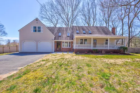 76 River St W # -2, Old Saybrook, CT 06475