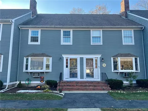 611 Ocean Ave #D4, New London, CT 06320