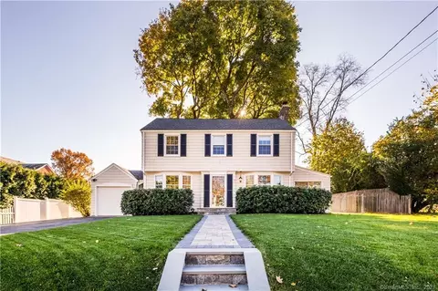 7 Webster Hill Blvd, West Hartford, CT 06107