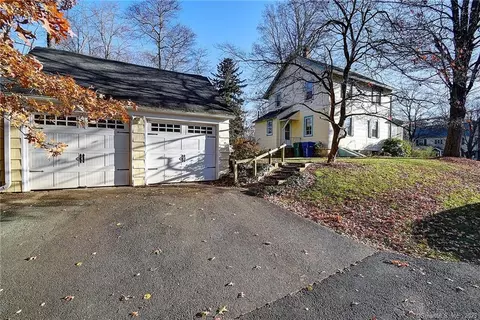 53 Prospect St, Bloomfield, CT 06002