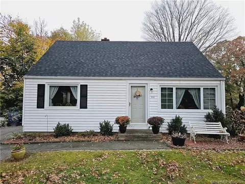 396 Long Hill Rd, Wallingford, CT 06492