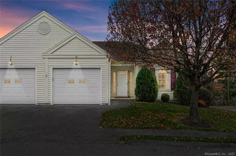 68 Elizabeth Cir #68, Sandy Hook, CT 06482