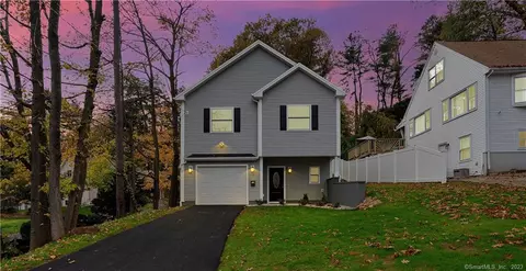 7 Coolidge St, New Britain, CT 06052