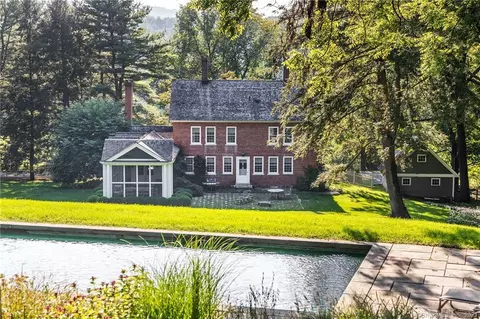 236 Merryall Rd, New Milford, CT 06776