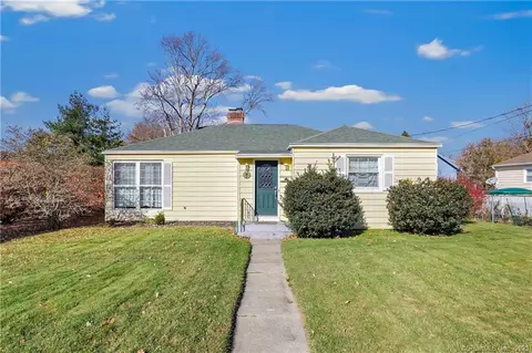 18 Saco St, Milford, CT 06460