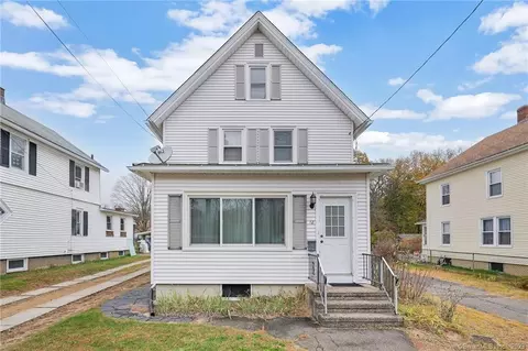 18 Fairview St, Windsor Locks, CT 06096
