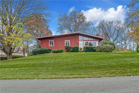 345 Newridge Ave, Waterbury, CT 06708