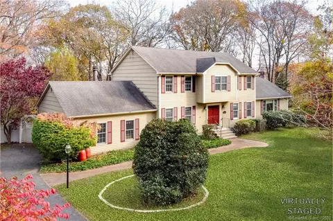 11 Hunter Ridge Rd, Monroe, CT 06468