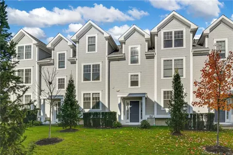 115 Colonial Rd #35, Stamford, CT 06906