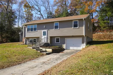 115 David Cir, Putnam, CT 06260