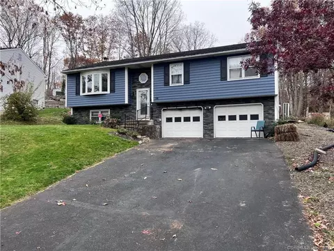 74 Woodhaven St, Waterbury, CT 06708