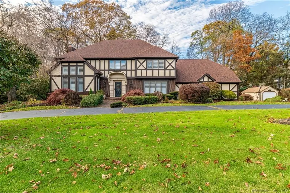  27 Cloverdale Ave, Shelton, CT 06484 photo 1