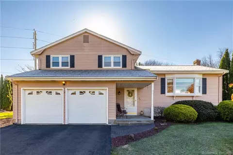 60 Silo Dr, Rocky Hill, CT 06067