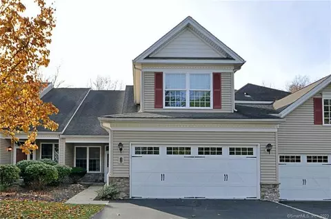 34 Watkins Dr #34, Newtown, CT 06482