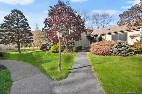 710 Heritage Vlg #A, Southbury, CT 06488