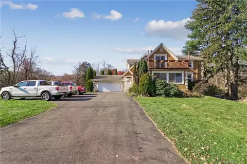 192 Pratt St, Southington, CT 06489
