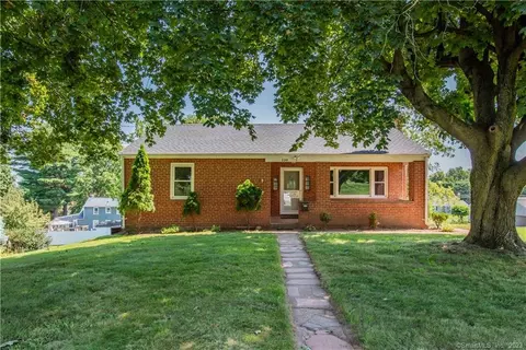 130 Waters View Dr, Wethersfield, CT 06109 photo 1