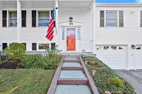 326 Stonebridge Ln #326, Trumbull, CT 06611