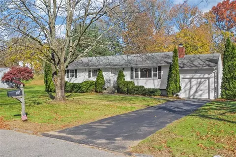 15 Manor Dr, Trumbull, CT 06611