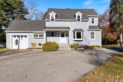 85 Gallows Ln, Waterford, CT 06375