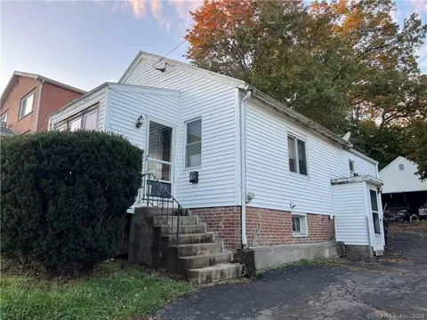 130 Thorniley St, New Britain, CT 06051