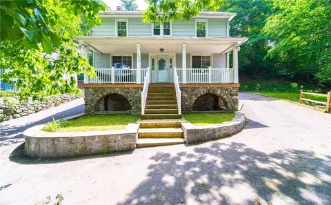 1869 S Main St, Waterbury, CT 06706