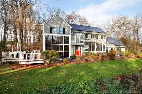 14 Paul Spring Rd, Farmington, CT 06032