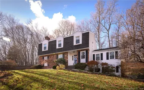 13 Kellogg St, Bethel, CT 06801