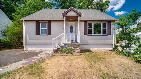 1825 Chopsey Hill Rd, Bridgeport, CT 06606